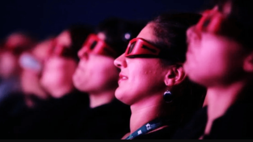 How Do 3D Glasses Work? How Do 3D Glasses Work?