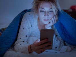 4 Ways Sexting Can Spice Up A Long-Distance Relationship