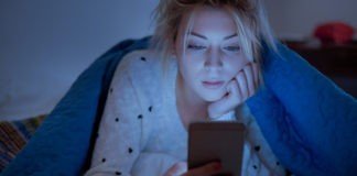 4 Ways Sexting Can Spice Up A Long-Distance Relationship 4 Ways Sexting Can Spice Up A Long-Distance Relationship