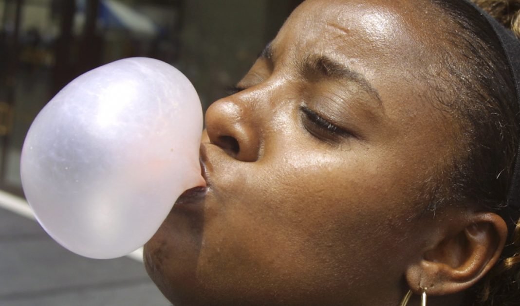 6 Effects Of Chewing Gum 6 Effects Of Chewing Gum