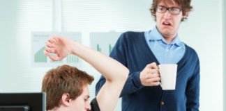 6 Steps To Inform A Friend About Their Body Odour 6 Steps To Inform A Friend About Their Body Odour