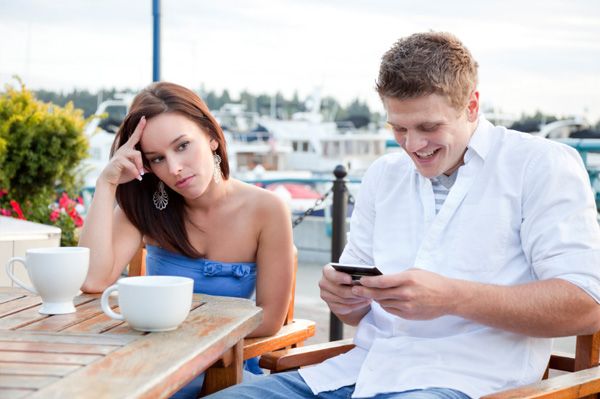 Relationship Etiquette On Social Media