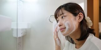 6 Mistakes You Make When Washing Your Face 6 Mistakes You Make When Washing Your Face