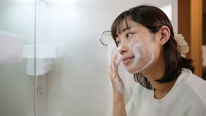 6 Mistakes You Make When Washing Your Face