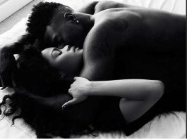 4 reasons why couples should sleep naked