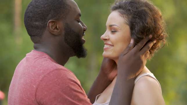 5 ways to make your girlfriend miss you like crazy