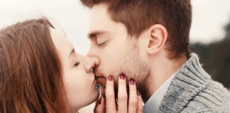 What makes a kiss bad or really good? What makes a kiss bad or really good?