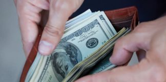 10 Things that you should never do with your money 10 Things that you should never do with your money