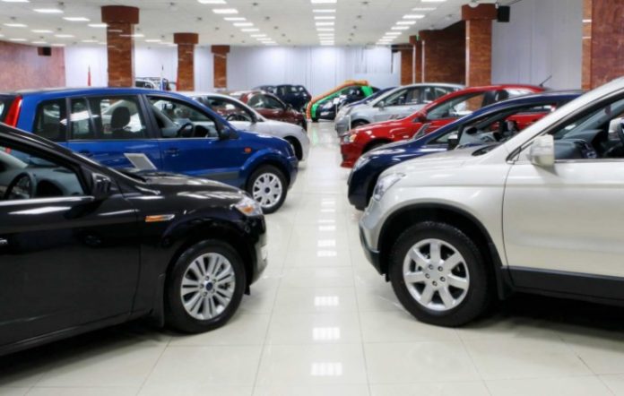 How to become a car dealer