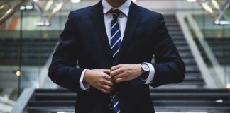 How to successfully pitch proposals for a business contract How to successfully pitch proposals for a business contract