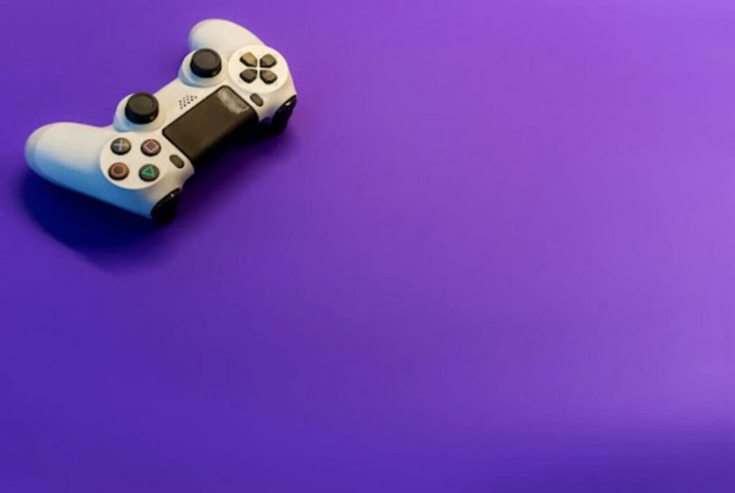 5 Ways you can make money playing games (2024) 5 Ways you can make money playing games (2024)